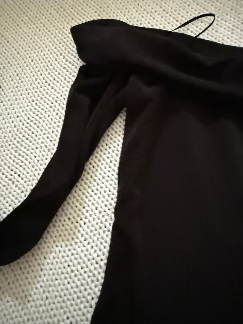 Motel Rocks Black Off-The-Shoulder Top - Picture 2 of 3